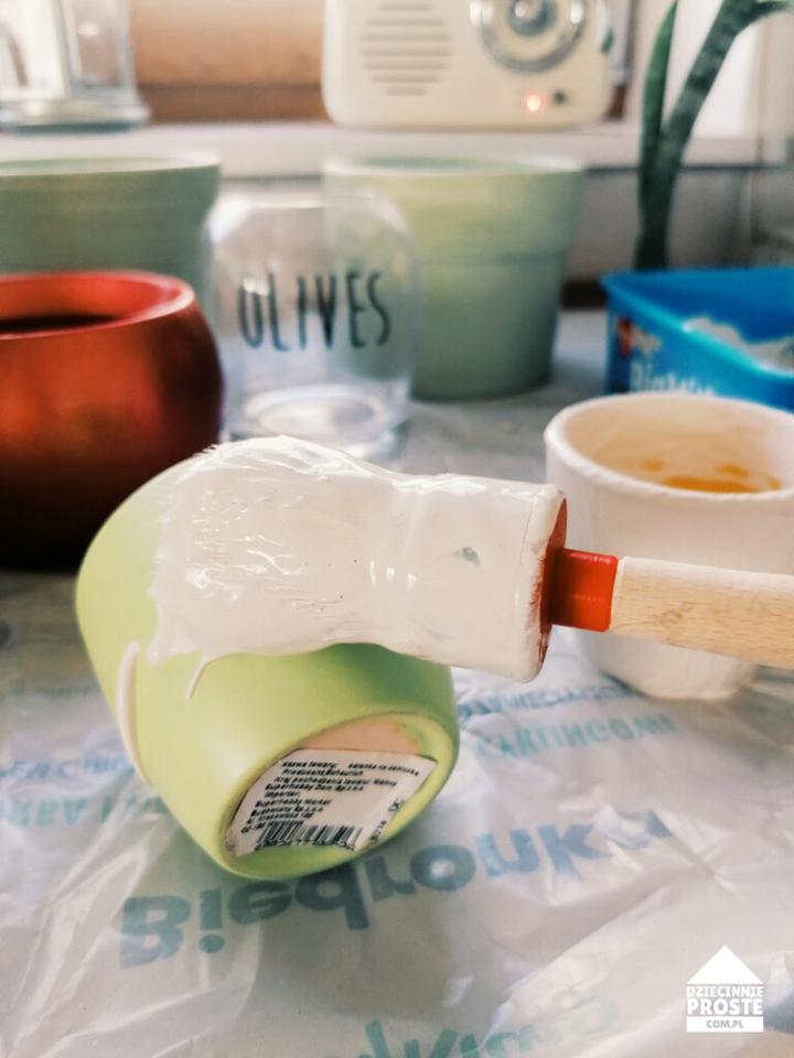 Rodzaje farb do glinianych doniczek