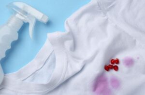 Skuteczne sposoby na plamy z owoców: poradnik na przykładzie wiśni, czereśni, truskawek i malin