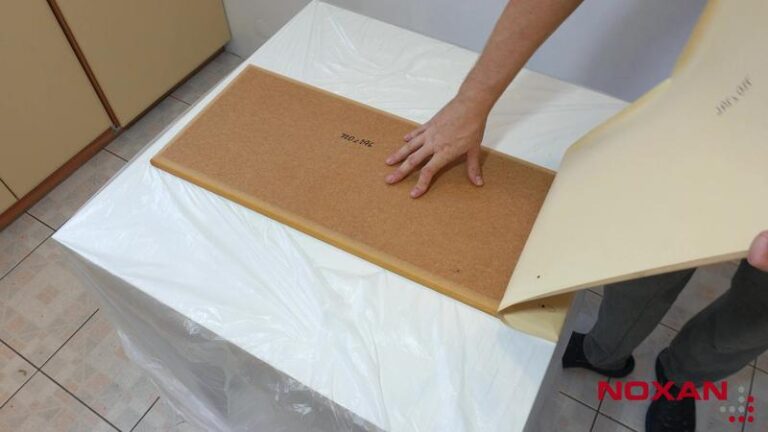 Skuteczne sposoby na to, jak usunąć okleinę z mebli kuchennych