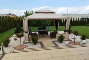 Jak efektywnie zbudować przydomowy składzik na akcesoria myśliwskie?