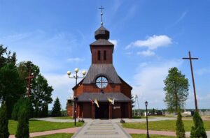 Sekrety pielęgnacji rzewniów: jak sprawić, by pięknie kwitły przez lata