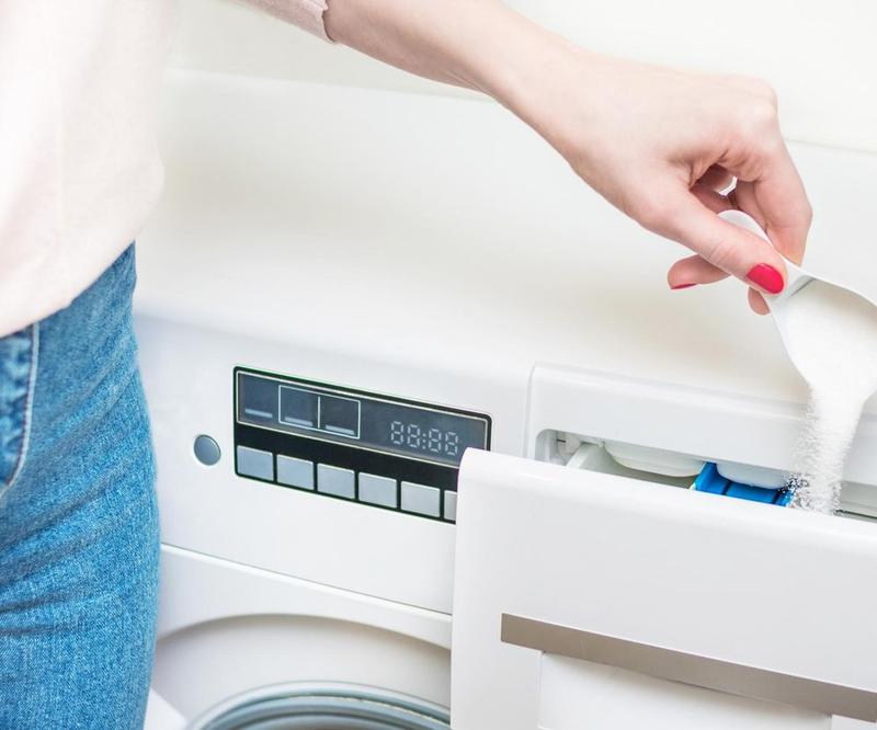 Czyszczenie szuflady pralki domowymi sposobami