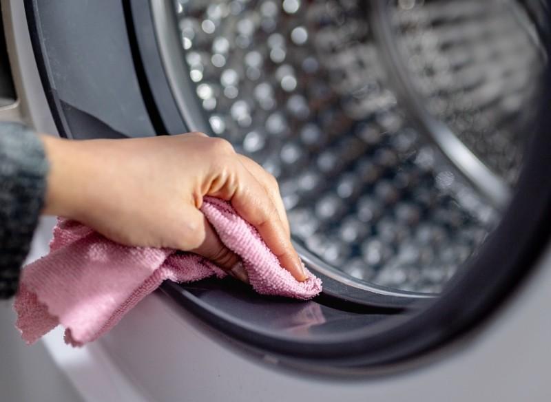 Eliminacja nieprzyjemnych zapachów w pralce