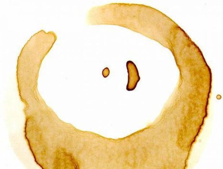 Usuwanie plam z kawy