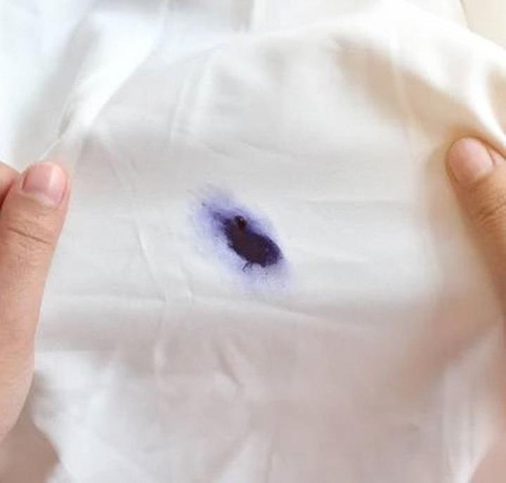 Skuteczne sposoby na plamy z tuszu: 9 metod, jak usunąć plamy z długopisu