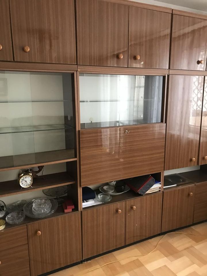 Drewno i metal w biurkach