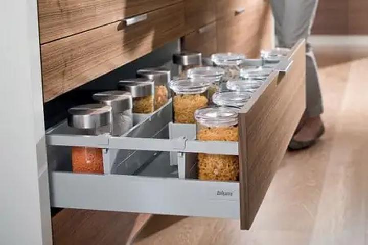 Funkcjonalność i innowacje systemów szuflad